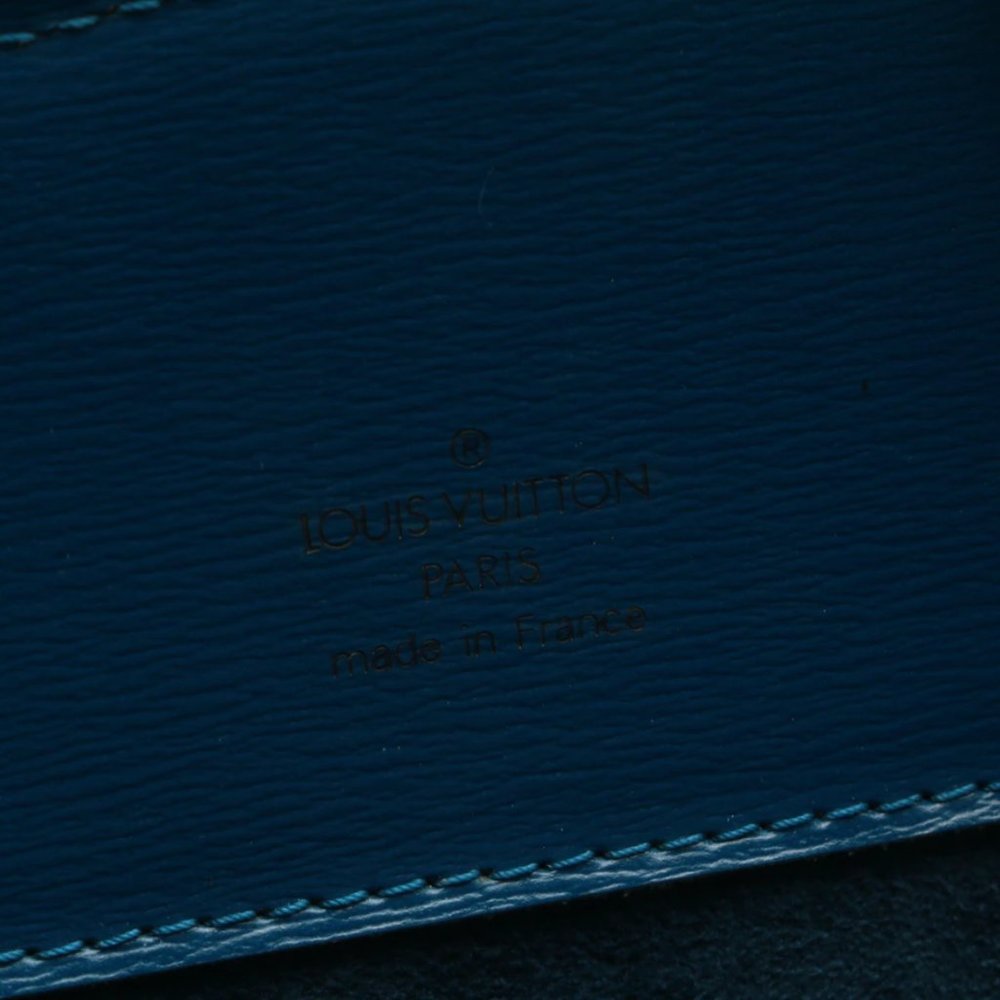 Louis Vuitton Cluny Bucket Shoulder Bag - Picture 9 of 12